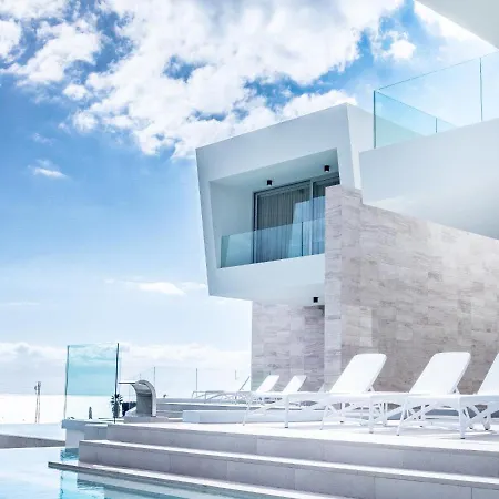 95, Lujo Y Piscina Infinity 别墅 阿德耶