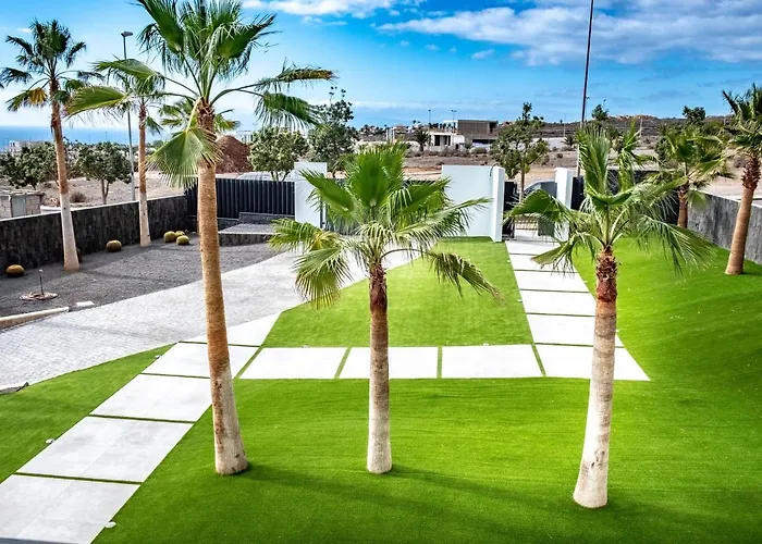 95, Lujo Y Piscina Infinity וילה אדחה