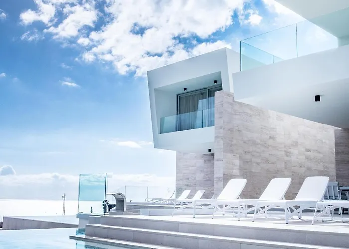 95, Lujo Y Piscina Infinity וילה אדחה