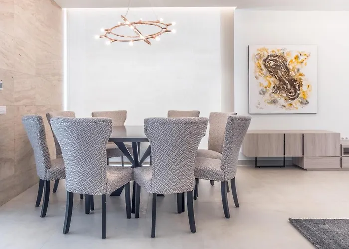 95, Lujo Y Piscina Infinity אדחה